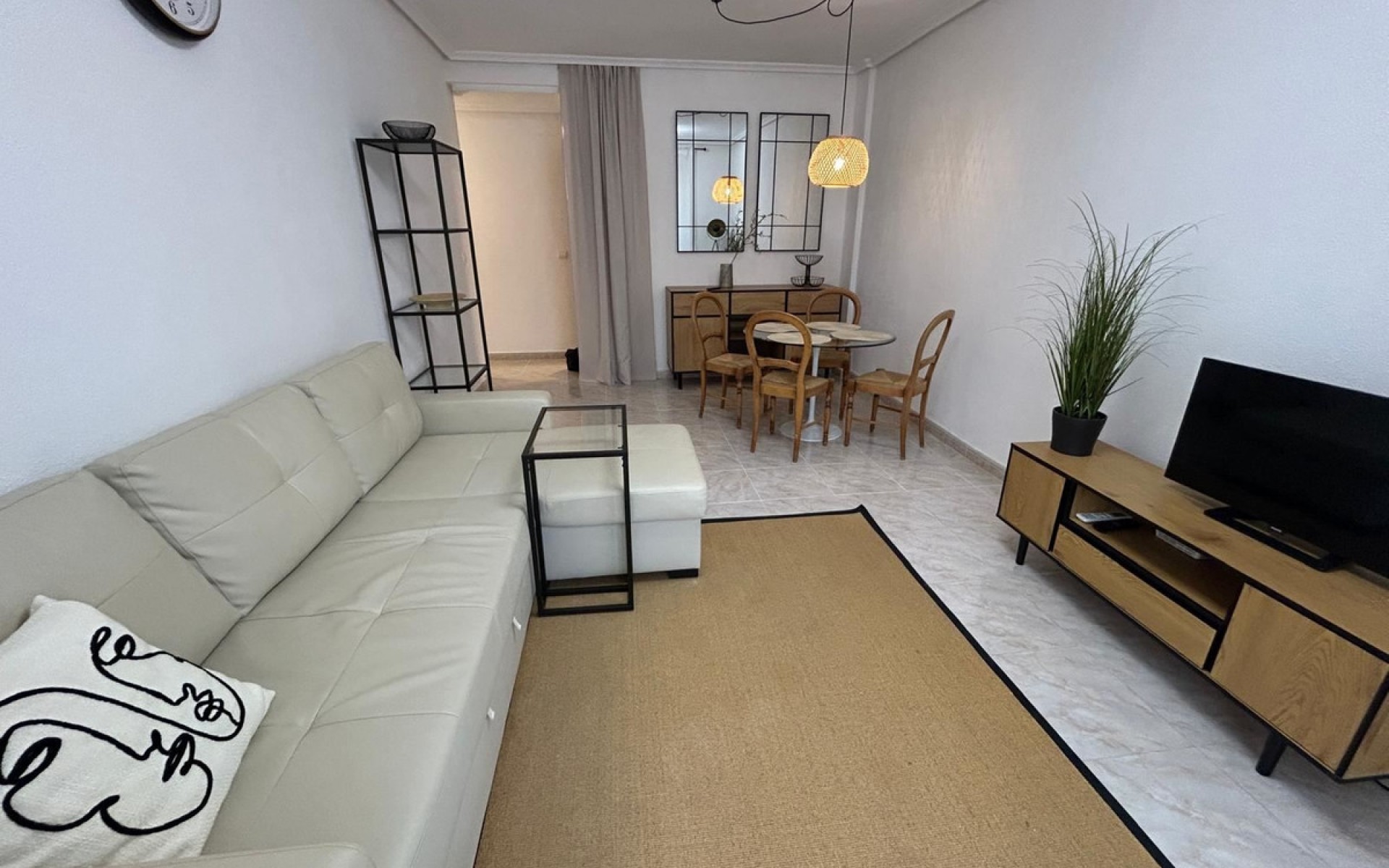 Resale - Apartment - Torrevieja - Torrevieja Centro