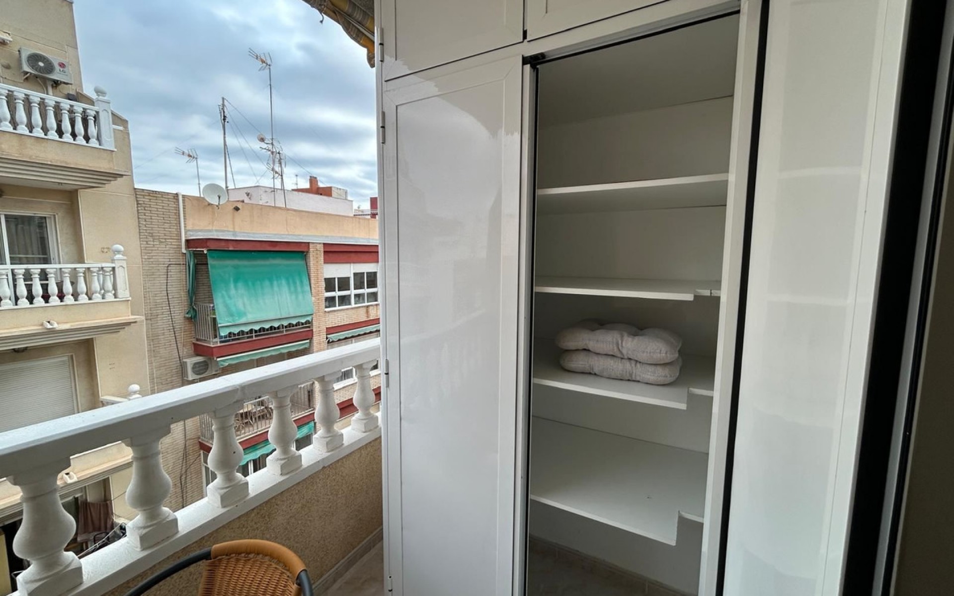 Resale - Apartment - Torrevieja - Torrevieja Centro