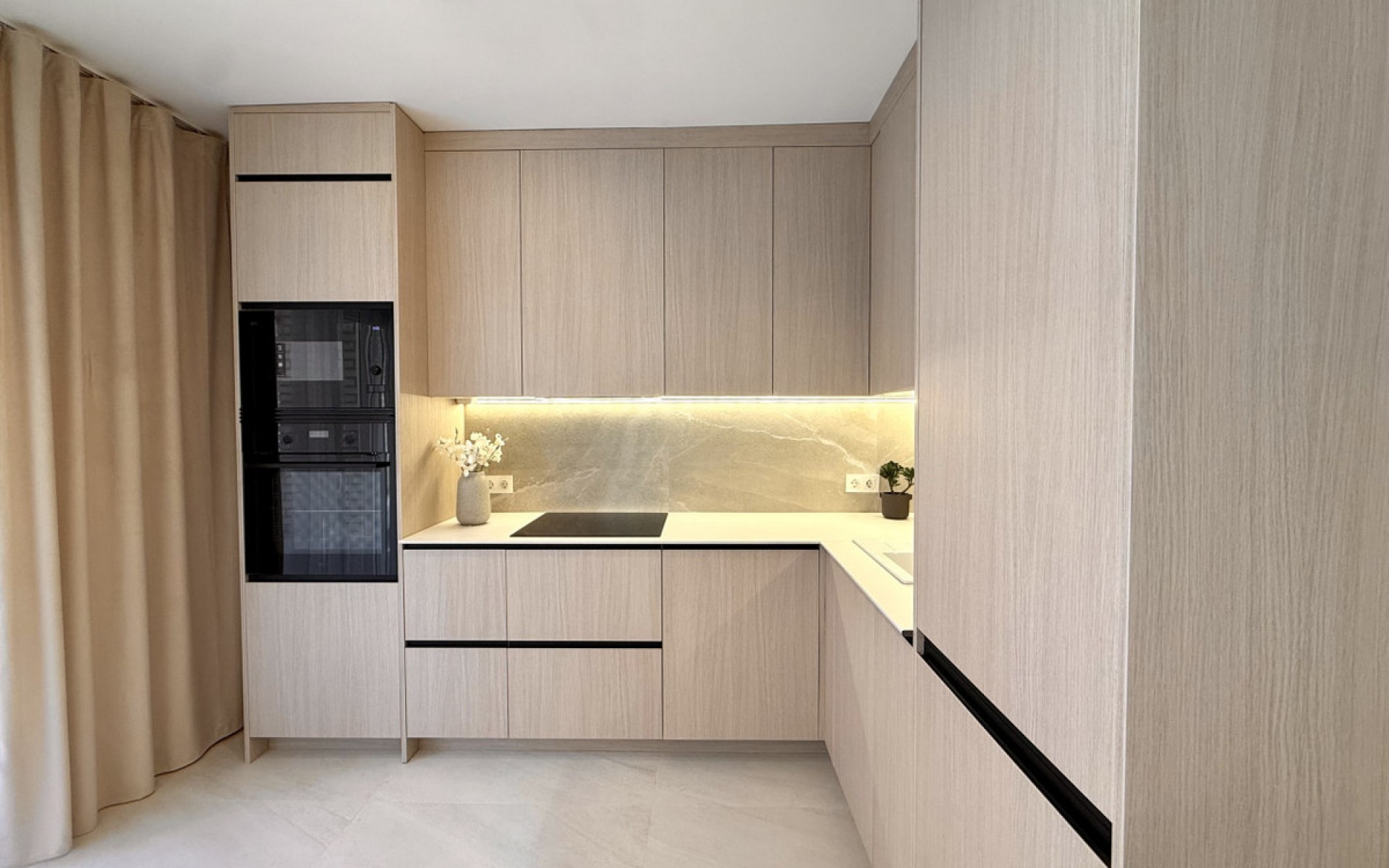Resale - Apartment - Torrevieja - Torrevieja Centro