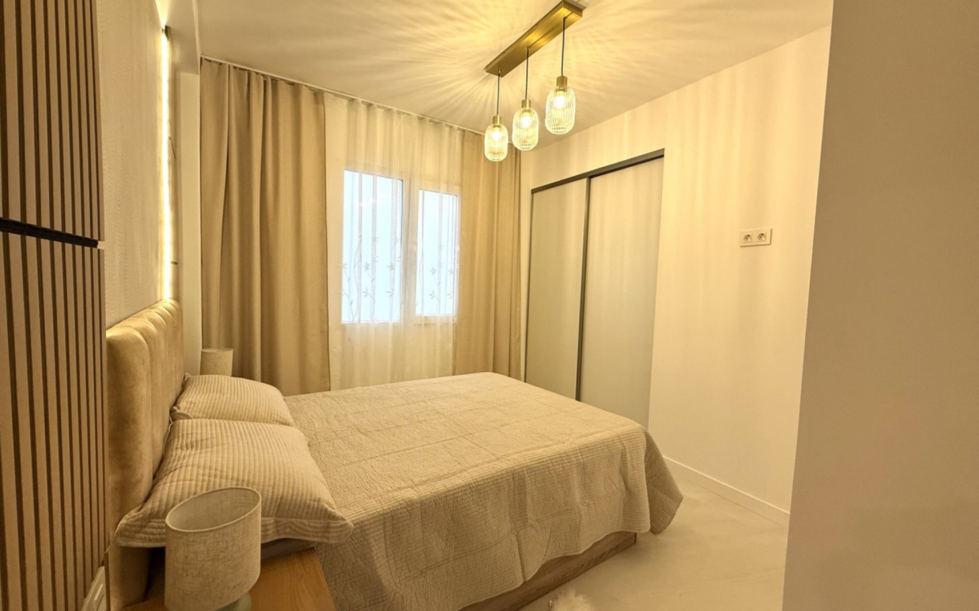 Resale - Apartment - Torrevieja - Torrevieja Centro