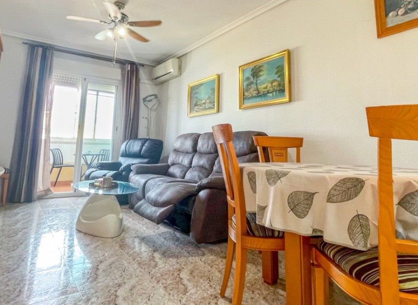 Resale - Apartment - Torrevieja - Torrevieja Centro