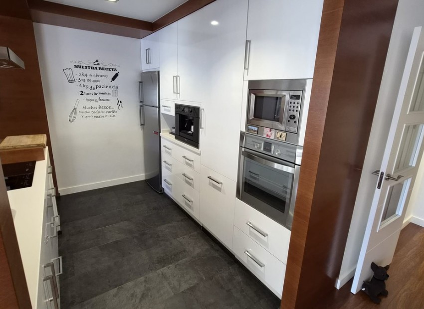 Resale - Apartment - Torrevieja - Torrevieja Centro