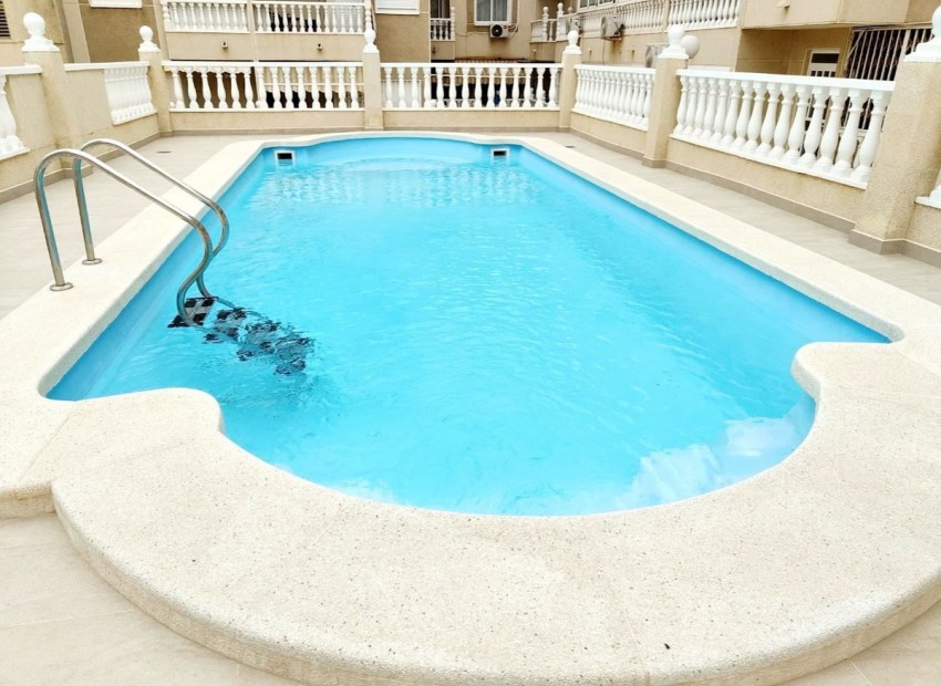 Resale - Apartment - Torrevieja - Torrevieja Centro