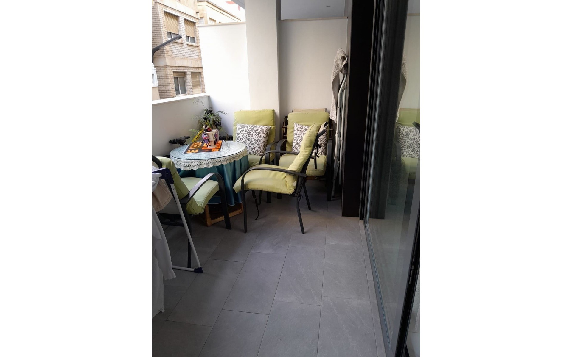 Resale - Apartment - Torrevieja - Torrevieja Centro