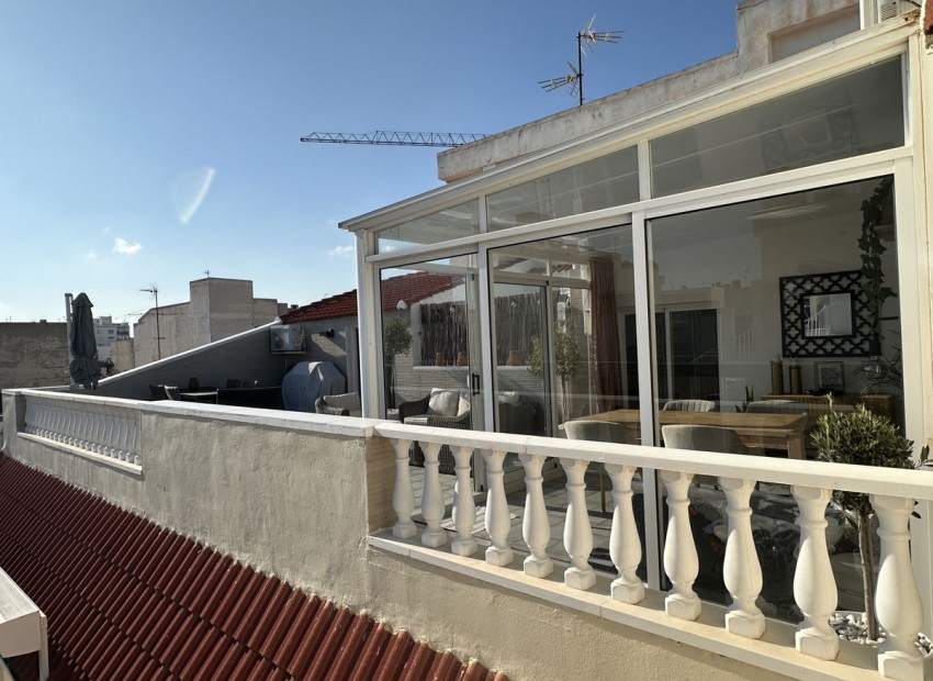 Resale - Apartment - Torrevieja - Torrevieja Centro