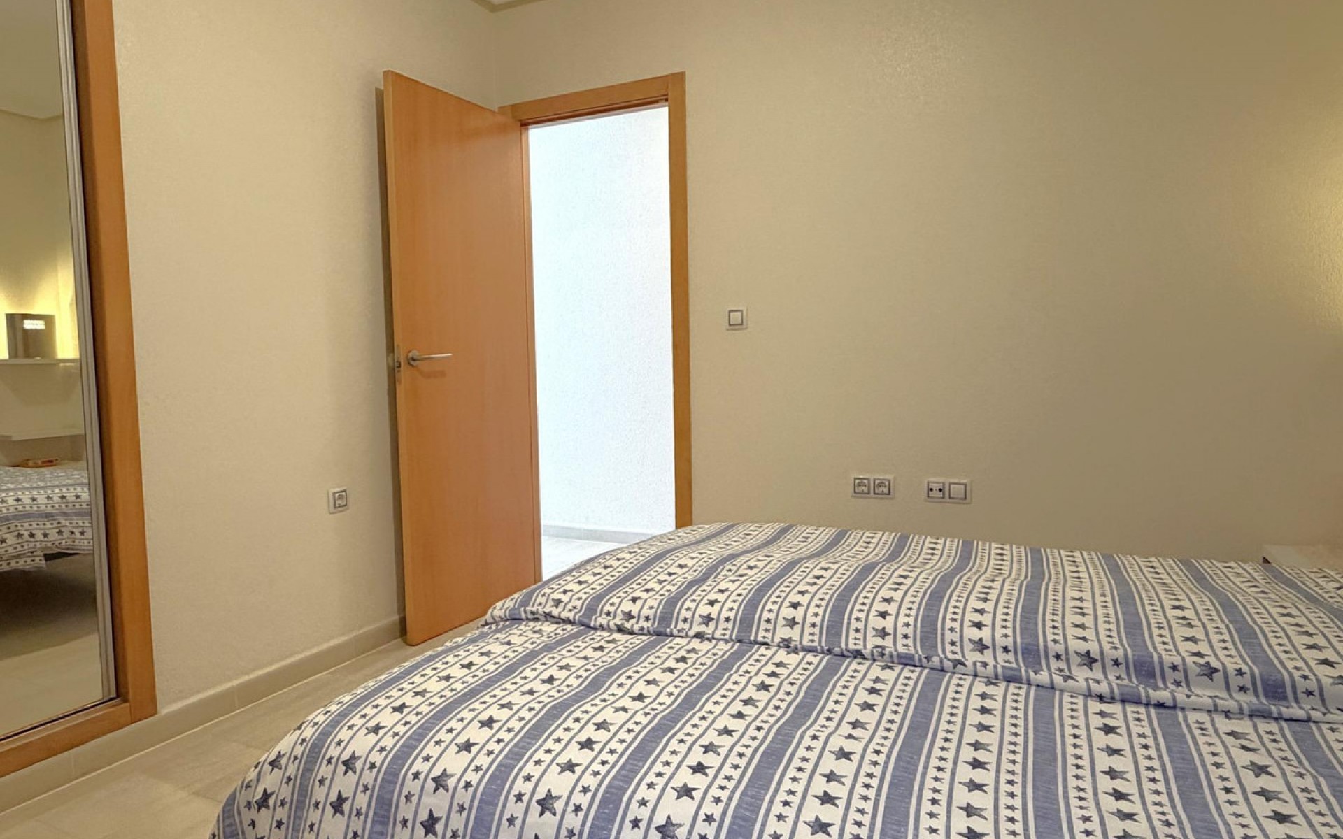 Resale - Apartment - Torrevieja - Torrevieja Centro