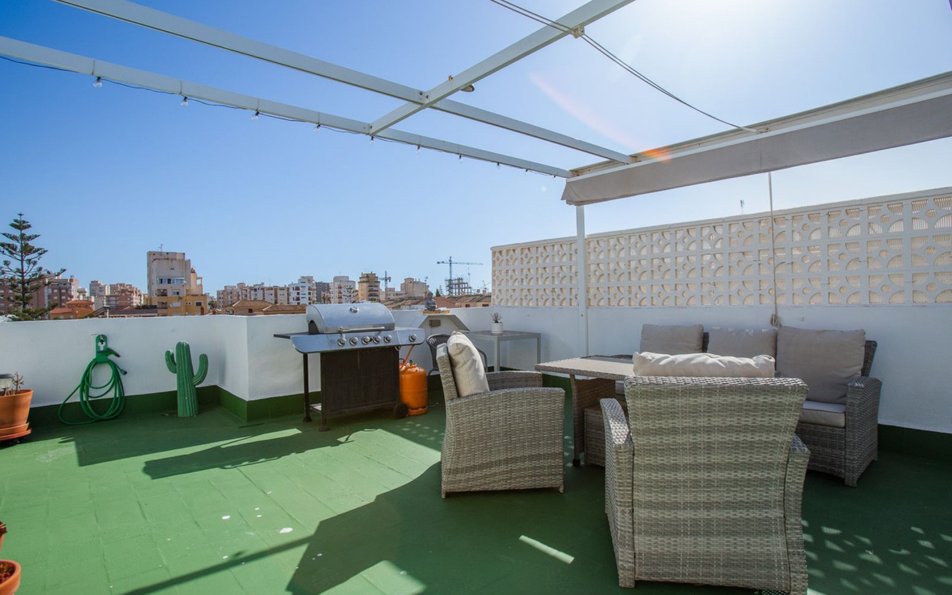 Resale - Apartment - Torrevieja - Torrevieja Centro