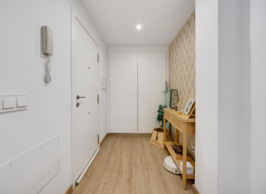 Resale - Apartment - Torrevieja - Torrevieja Centro
