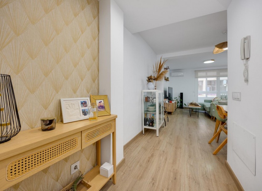 Resale - Apartment - Torrevieja - Torrevieja Centro