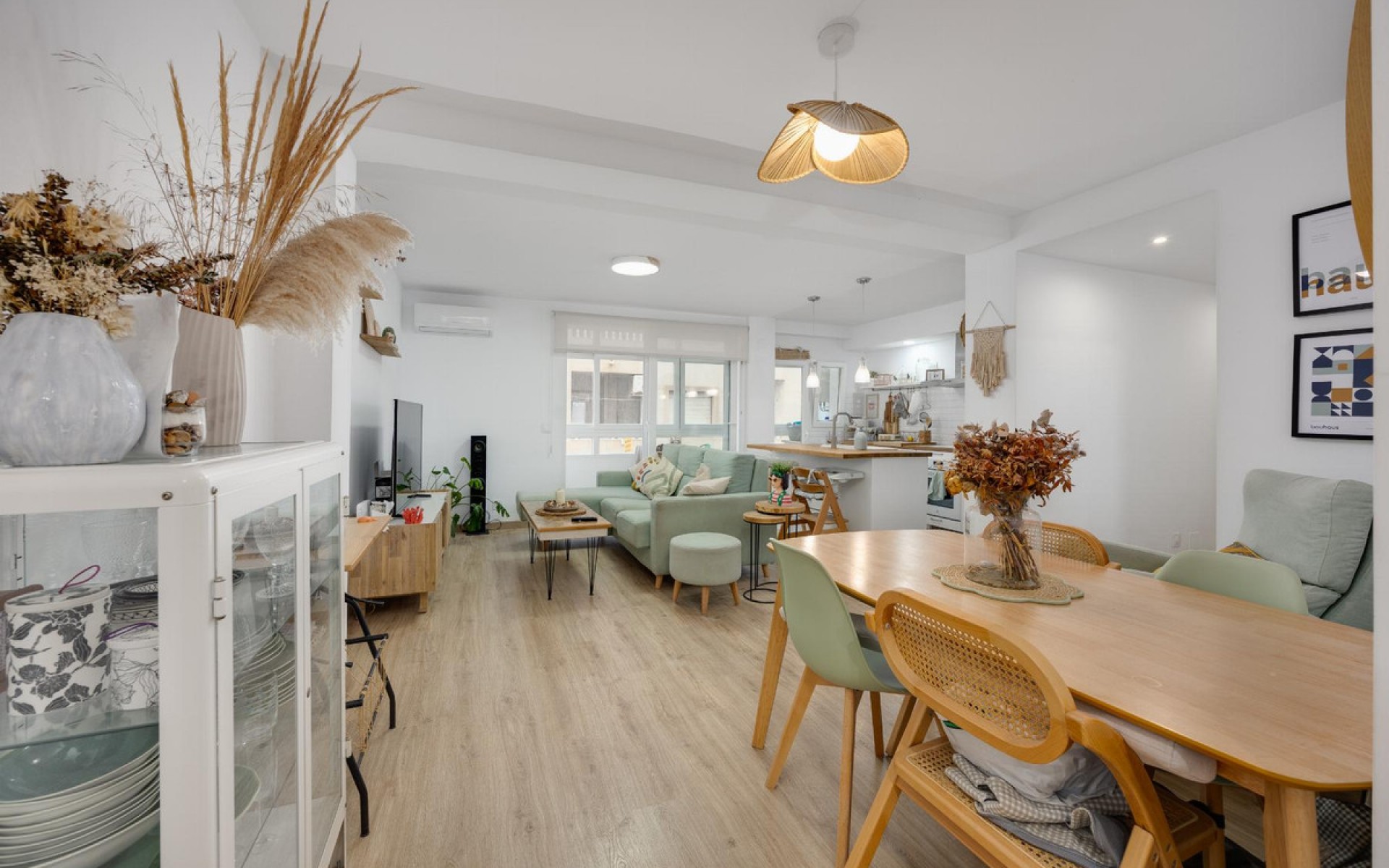 Resale - Apartment - Torrevieja - Torrevieja Centro