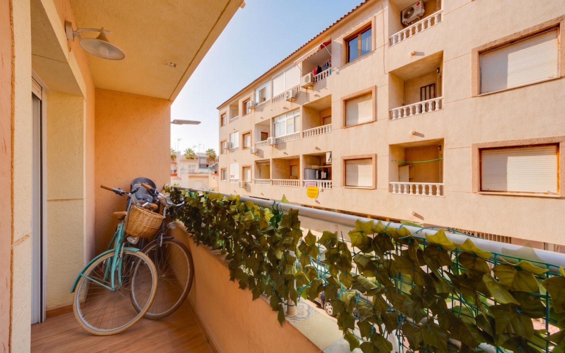 Resale - Apartment - Torrevieja - Torrevieja Centro