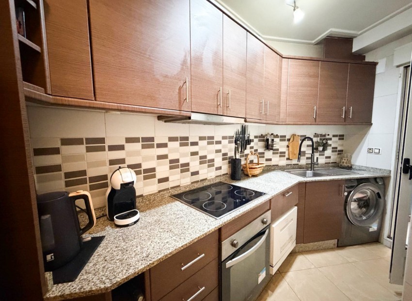 Resale - Apartment - Torrevieja - Torrevieja Centro