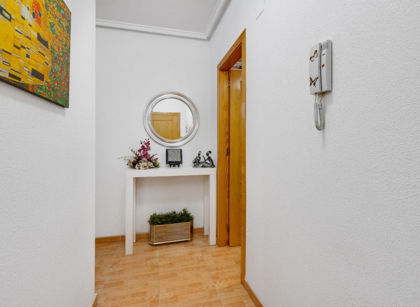 Resale - Apartment - Torrevieja - Torrevieja Centro
