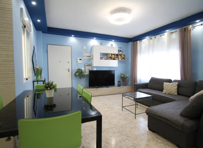 Resale - Apartment - Torrevieja - Torrevieja Centro