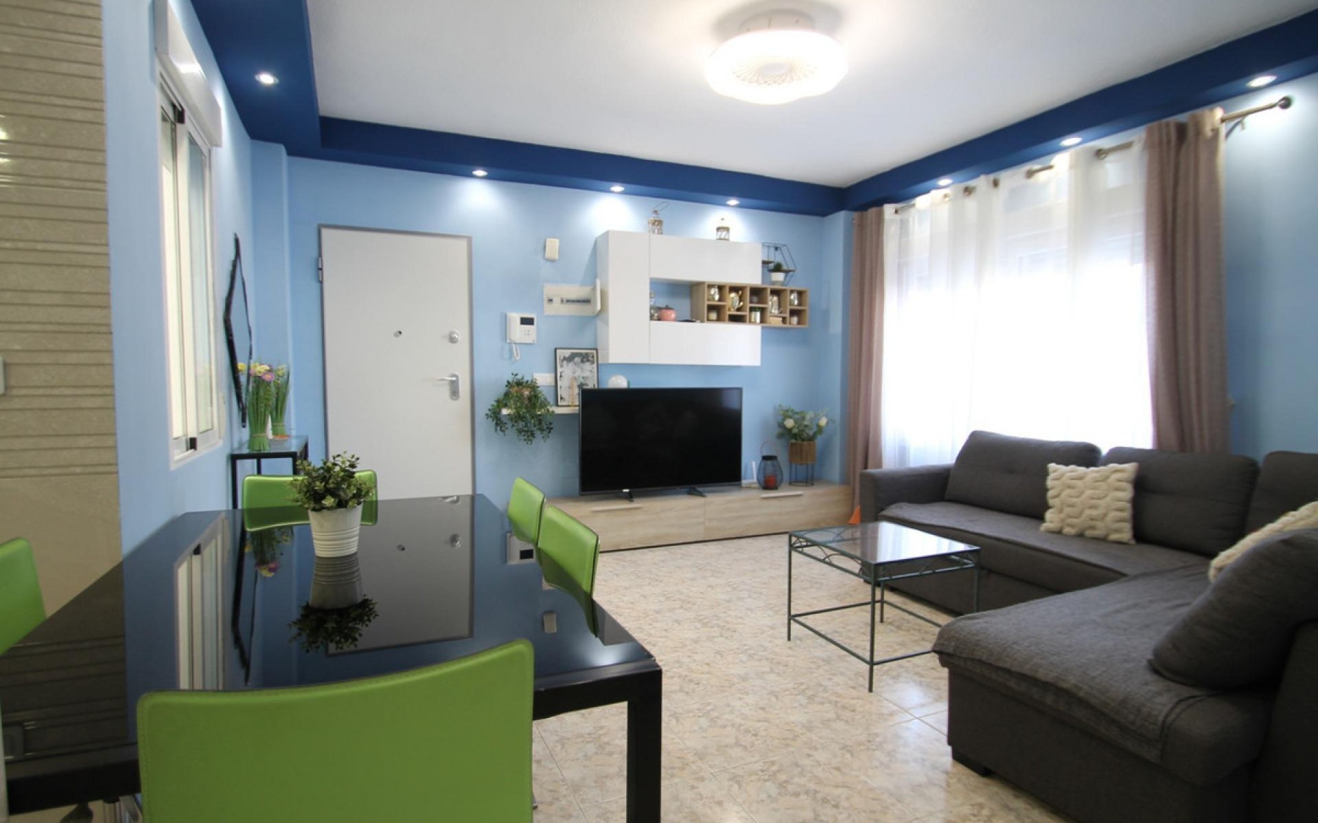 Resale - Apartment - Torrevieja - Torrevieja Centro