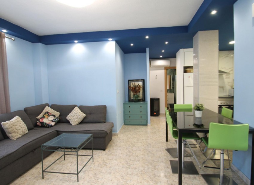 Resale - Apartment - Torrevieja - Torrevieja Centro