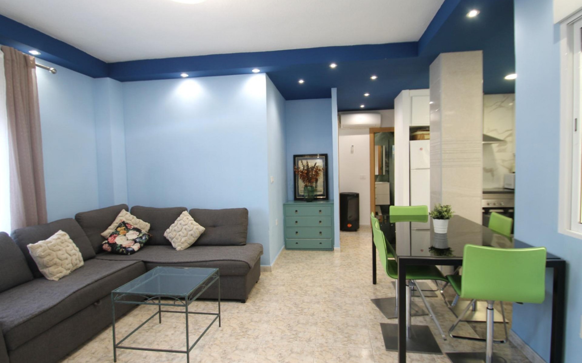 Resale - Apartment - Torrevieja - Torrevieja Centro