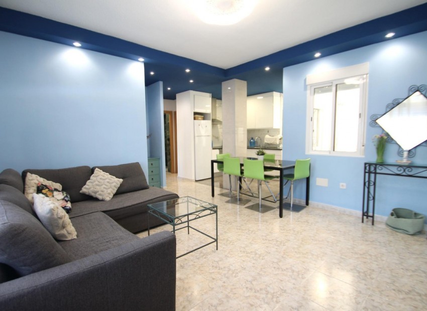 Resale - Apartment - Torrevieja - Torrevieja Centro