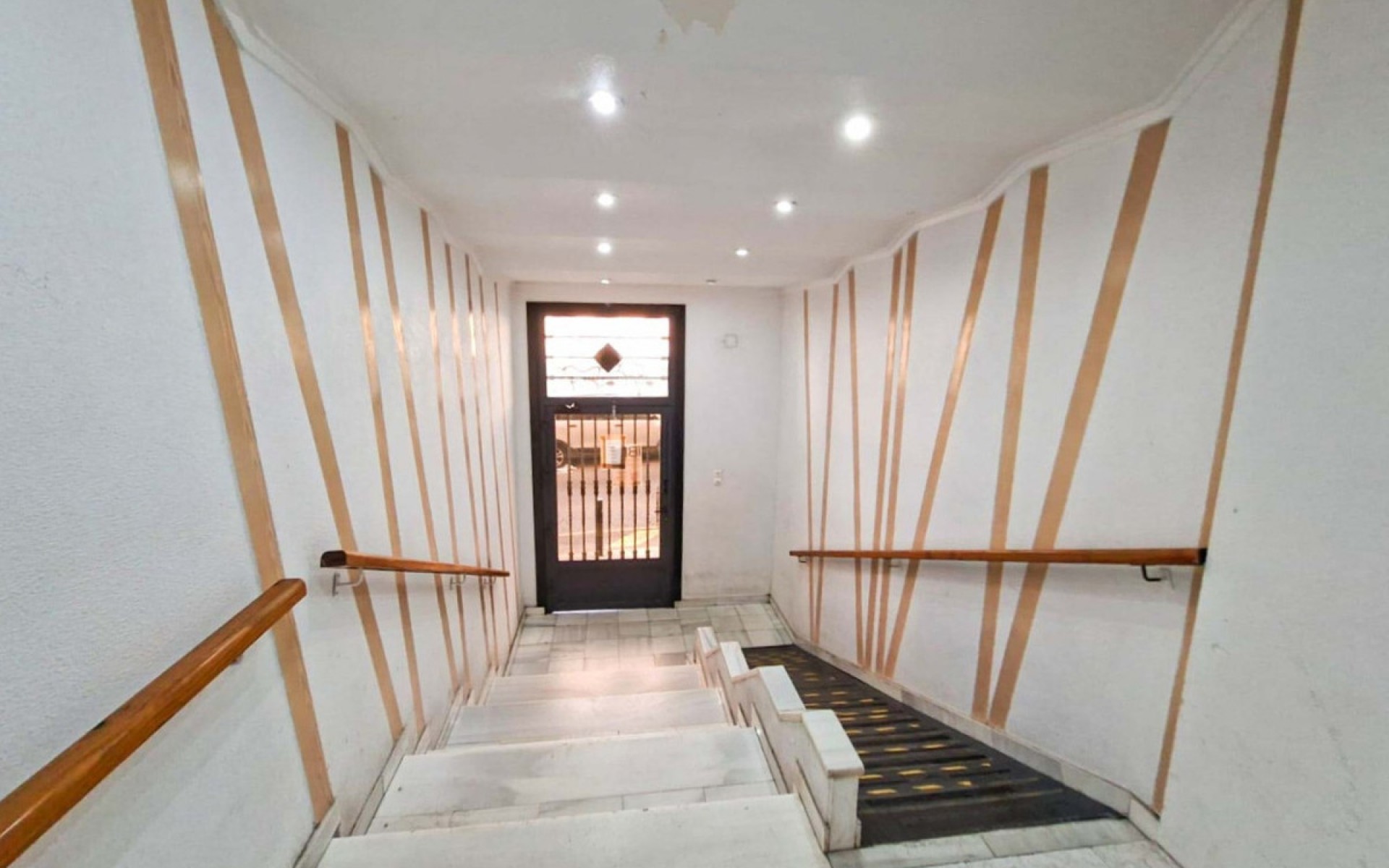 Resale - Apartment - Torrevieja - Torrevieja Centro