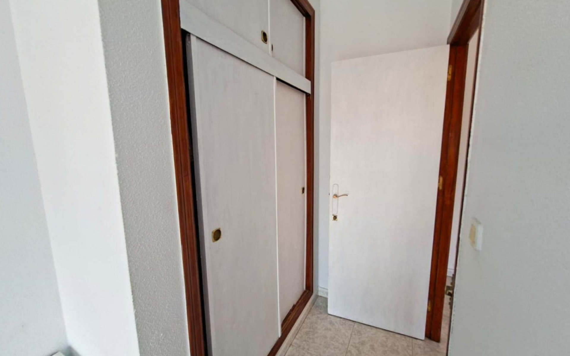 Resale - Apartment - Torrevieja - Torrevieja Centro