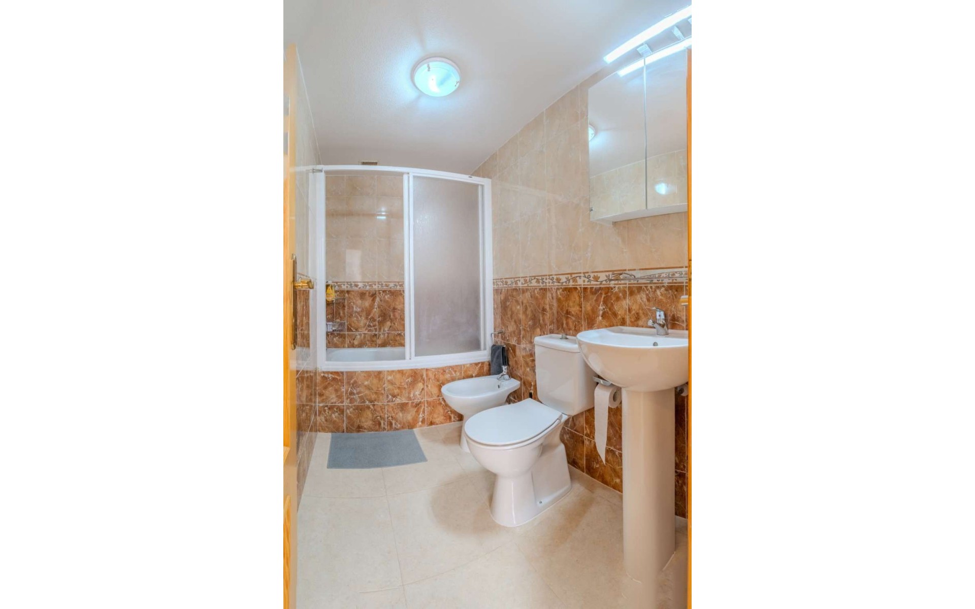 Resale - Apartment - Torrevieja - Torrevieja Centro