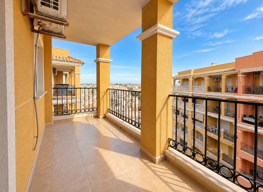 Resale - Apartment - Torrevieja - Torrevieja Centro