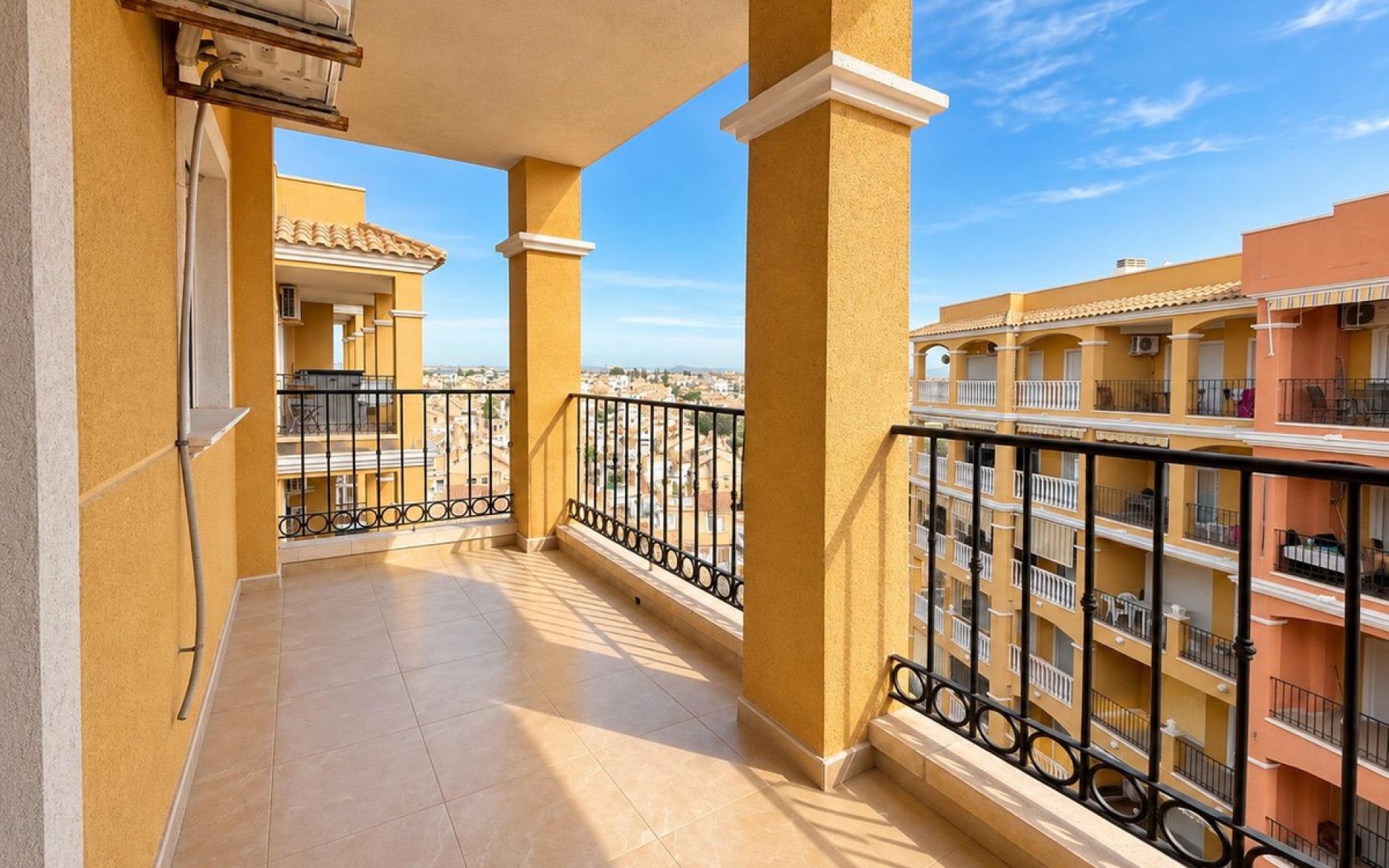 Resale - Apartment - Torrevieja - Torrevieja Centro