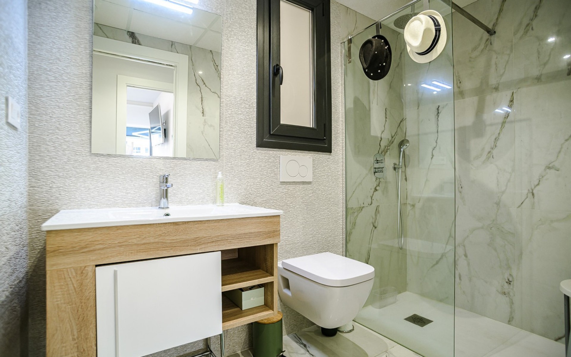 Resale - Apartment - Torrevieja - Torrevieja Centro