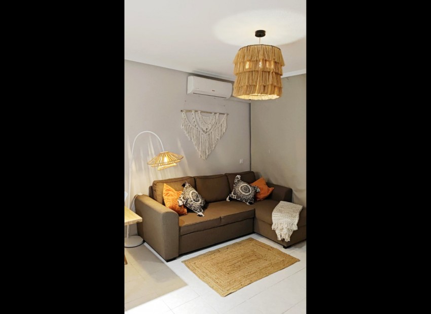 Resale - Apartment - Torrevieja - Torrevieja Centro
