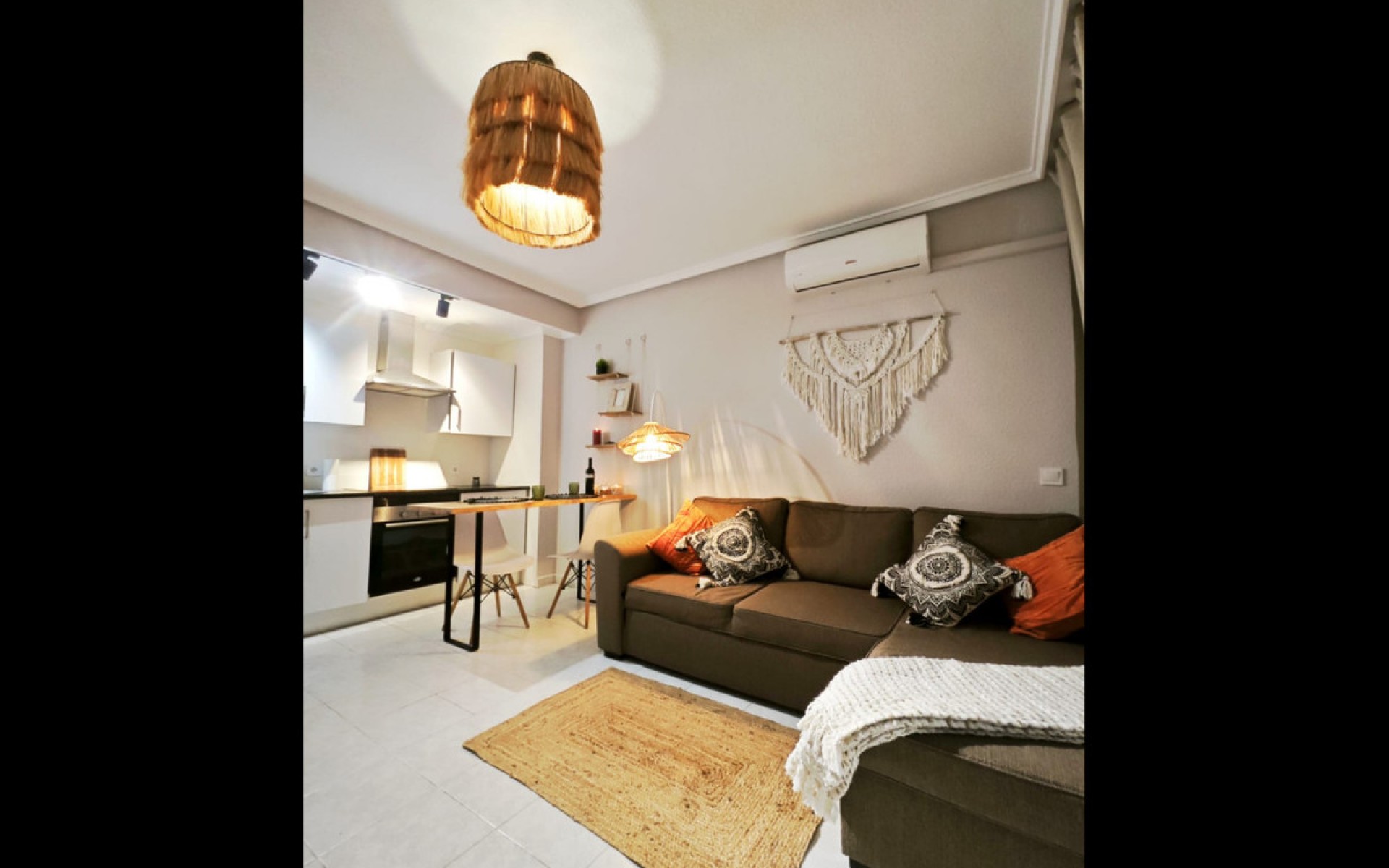 Resale - Apartment - Torrevieja - Torrevieja Centro