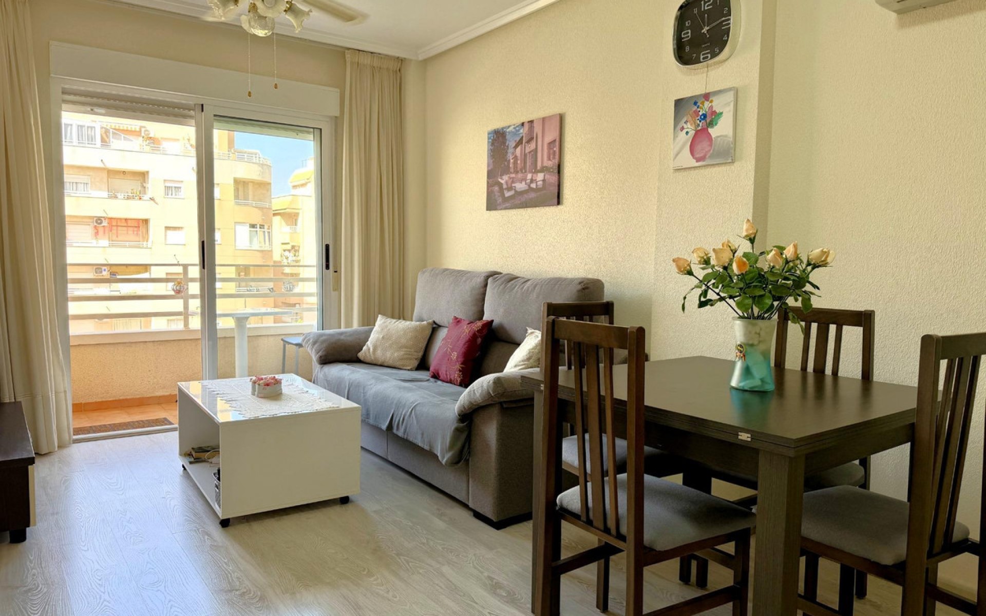 Resale - Apartment - Torrevieja - Torrevieja Centro