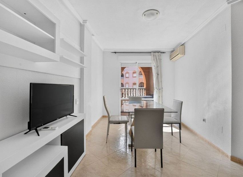 Resale - Apartment - Torrevieja - Torrevieja Centro