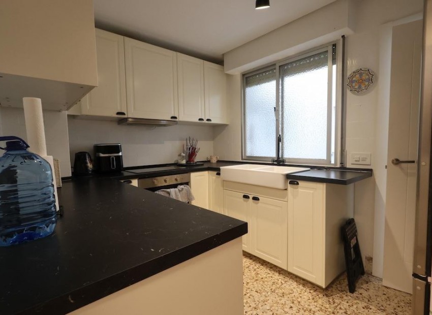 Resale - Apartment - Torrevieja - Torrevieja Centro