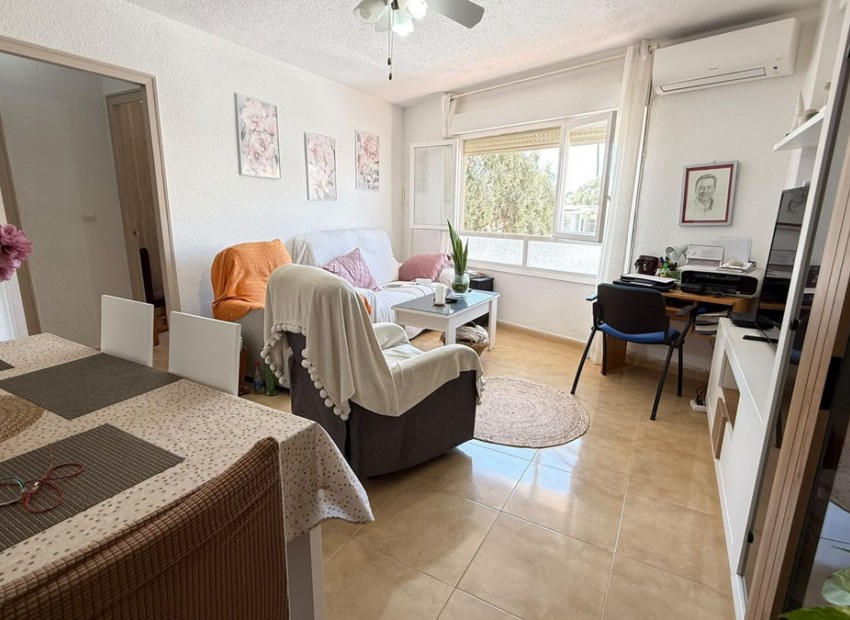 Resale - Apartment - Torrevieja - Torrevieja Centro