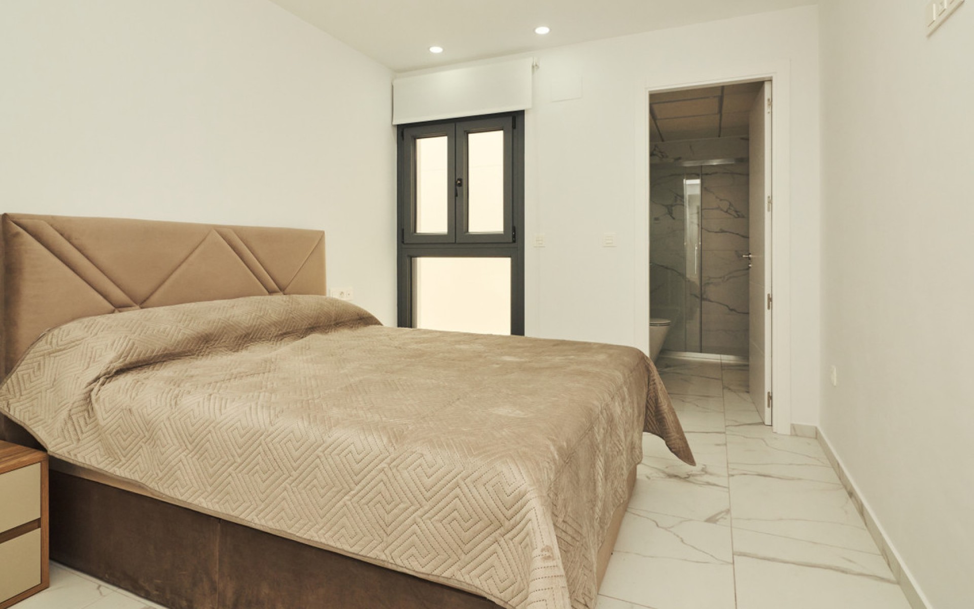 Resale - Apartment - Torrevieja - Torrevieja Centro