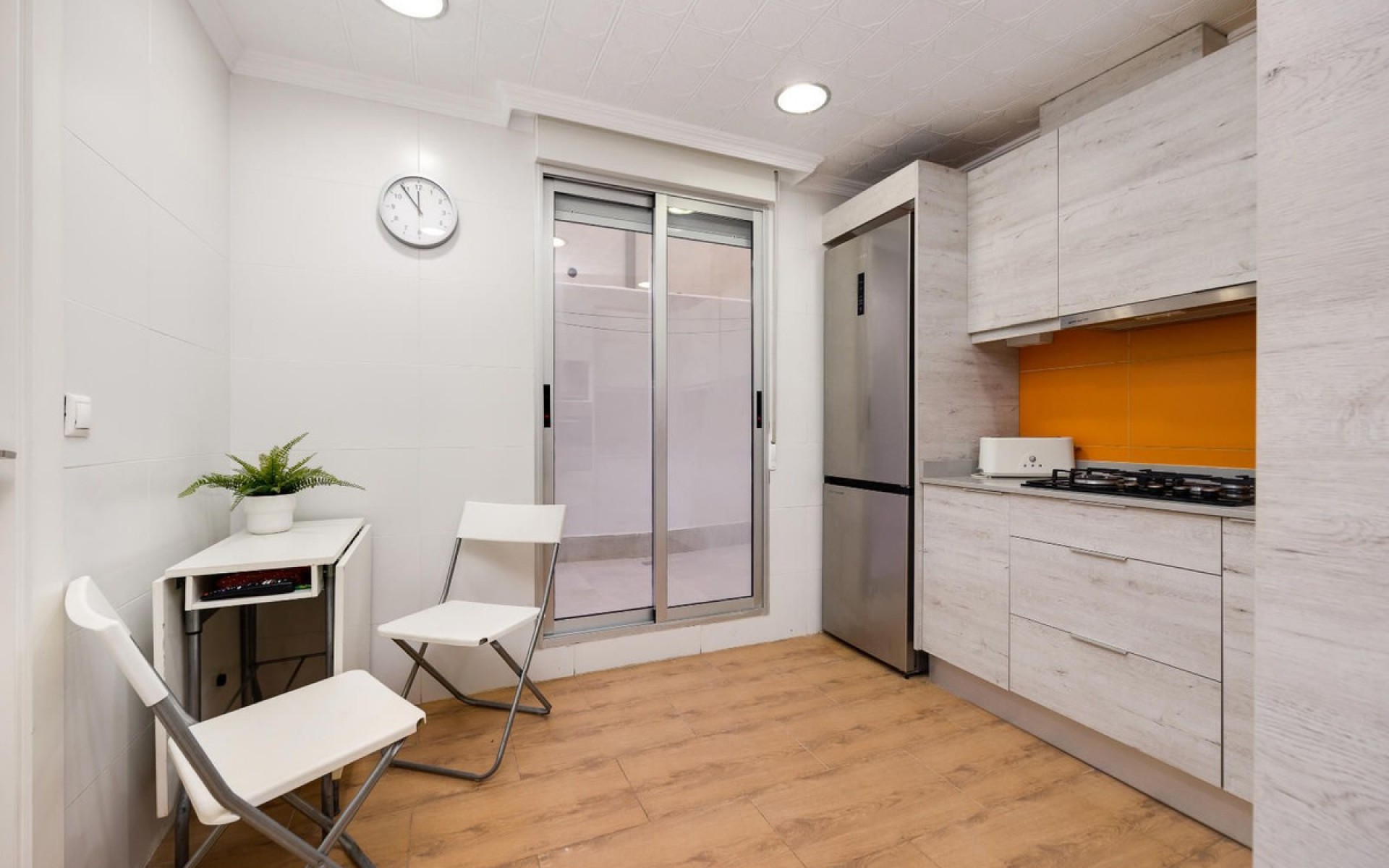 Resale - Apartment - Torrevieja - Torrevieja Centro