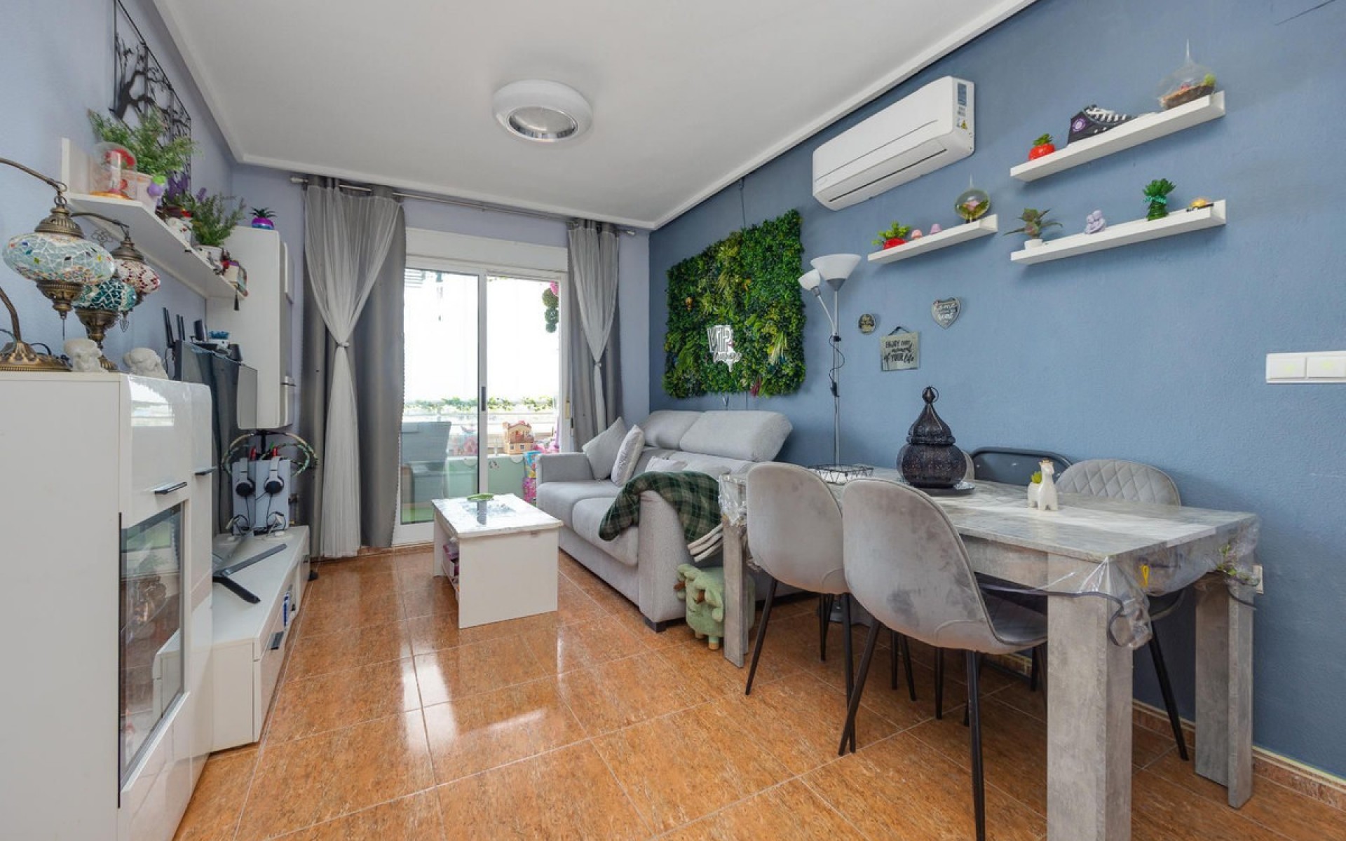 Resale - Apartment - Torrevieja - Torrevieja Centro