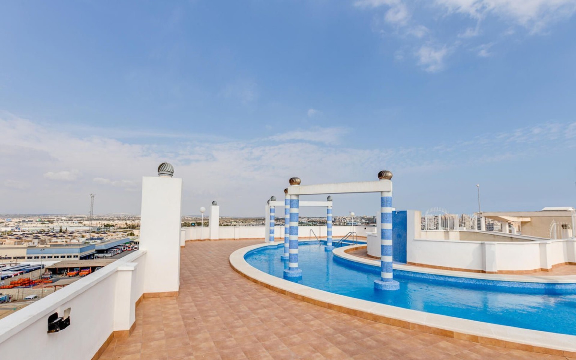 Resale - Apartment - Torrevieja - Torrevieja Centro