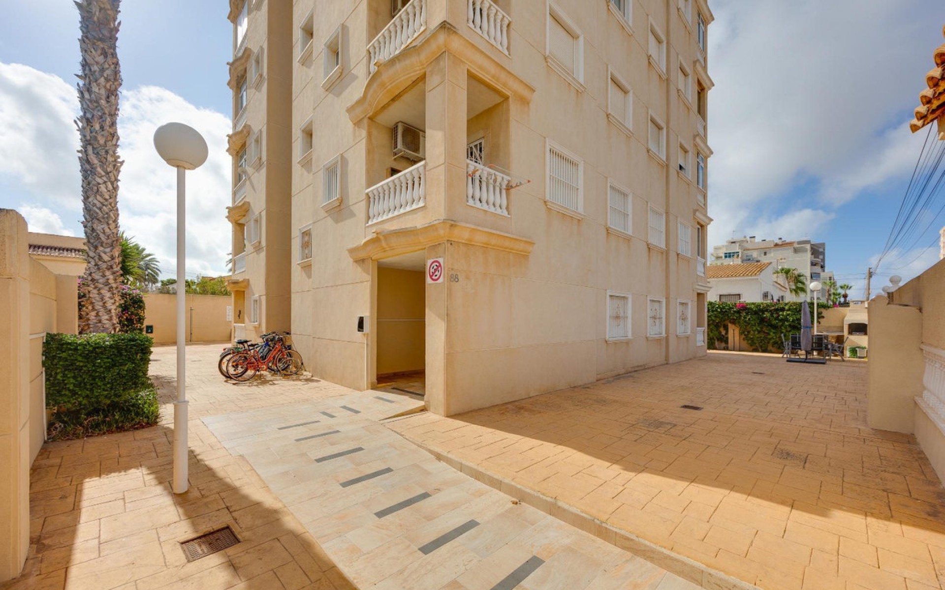 Resale - Apartment - Torrevieja - Torrevieja Centro