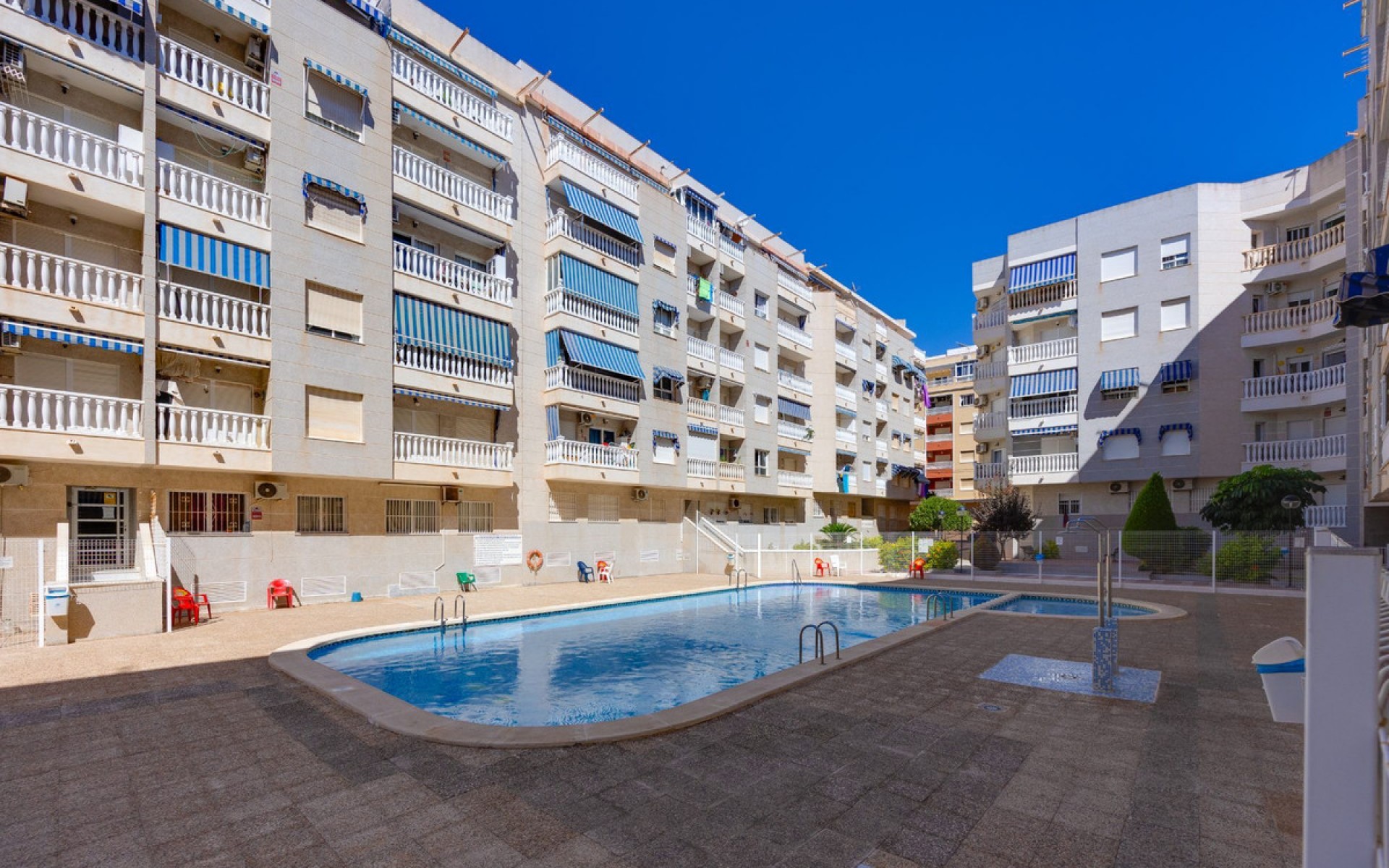 Resale - Apartment - Torrevieja - Torrevieja Centro