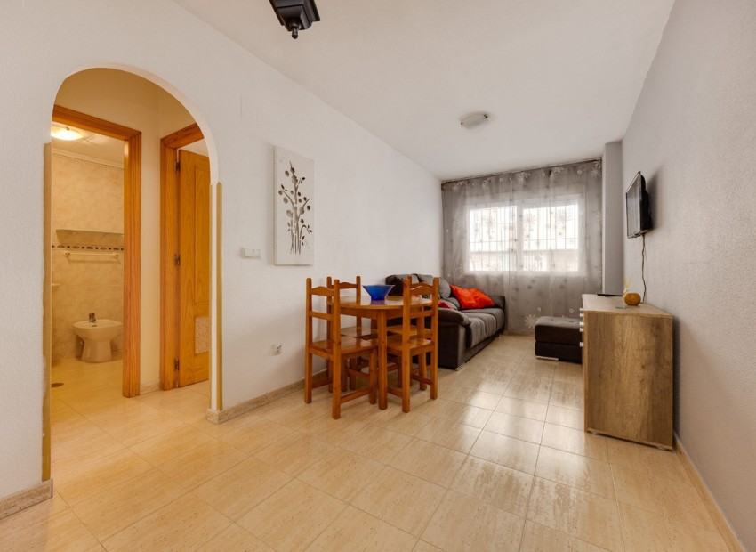 Resale - Apartment - Torrevieja - Torrevieja Centro