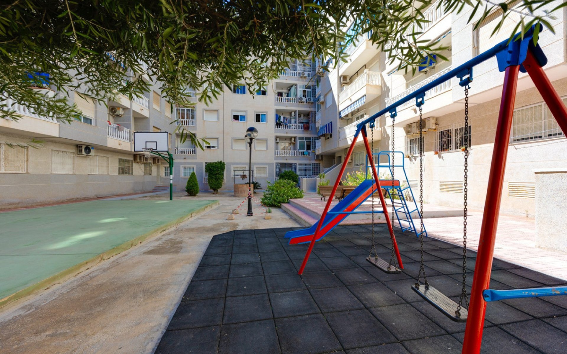 Resale - Apartment - Torrevieja - Torrevieja Centro