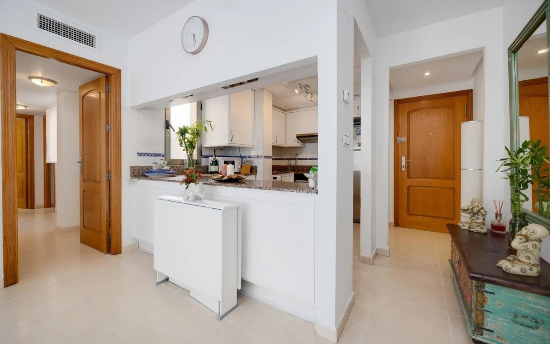 Resale - Apartment - Torrevieja - Torrevieja Centro