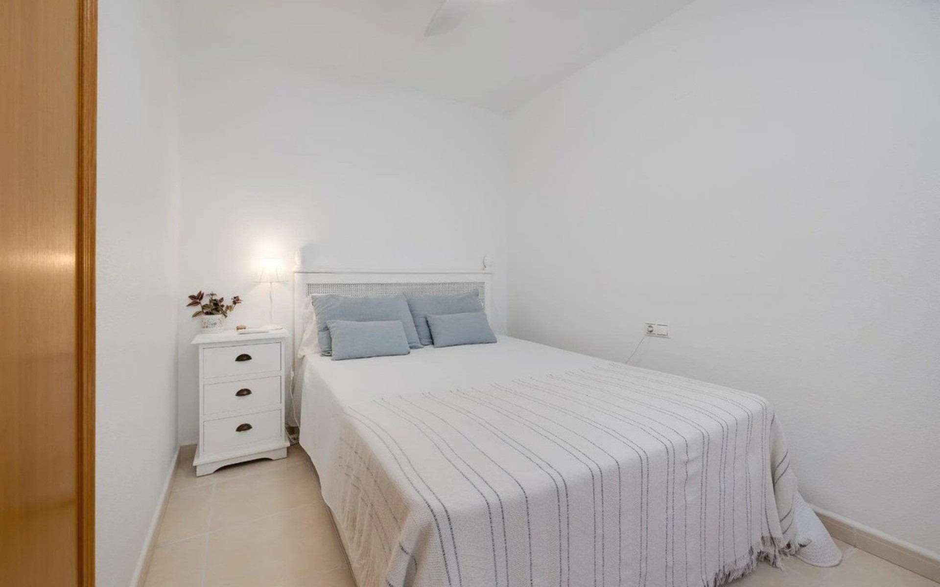 Resale - Apartment - Torrevieja - Torrevieja Centro