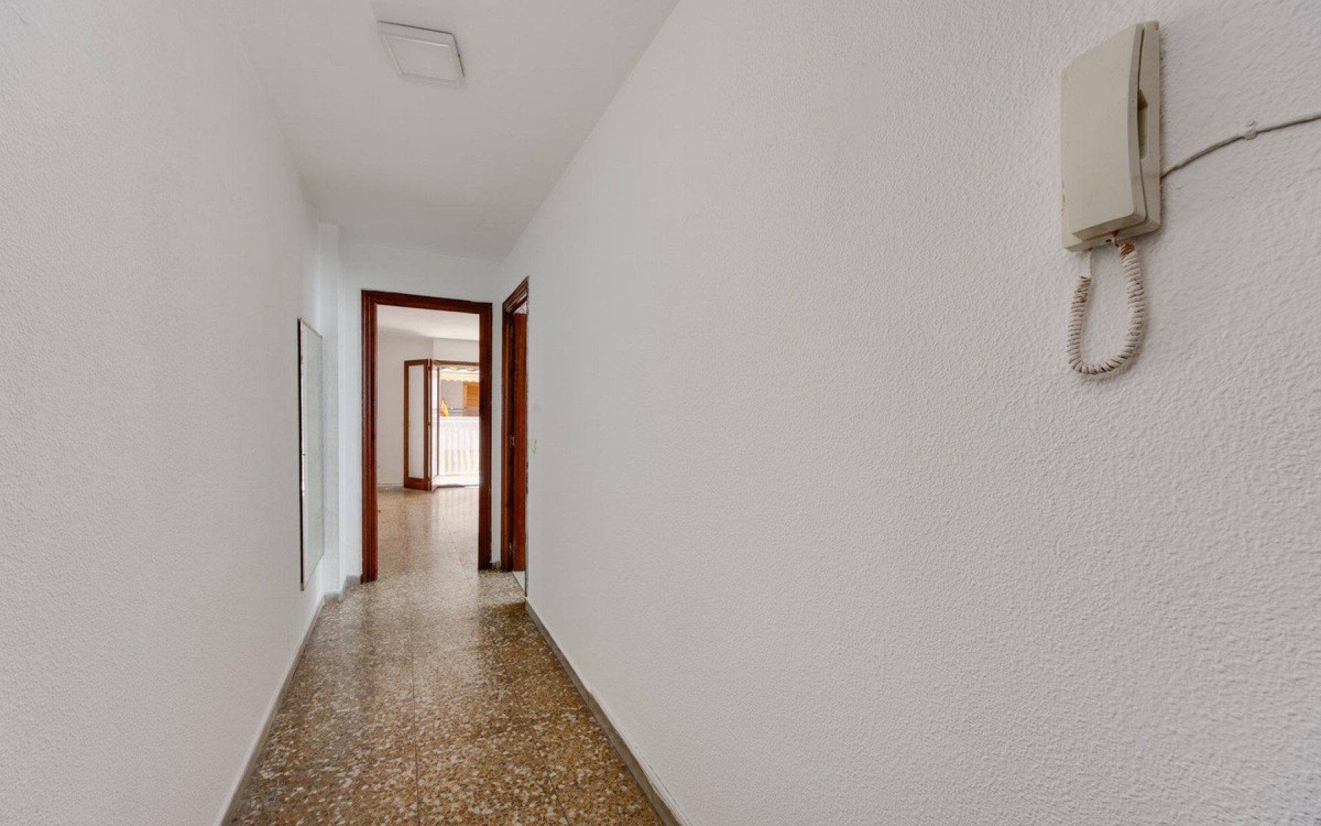 Resale - Apartment - Torrevieja - Torrevieja Centro