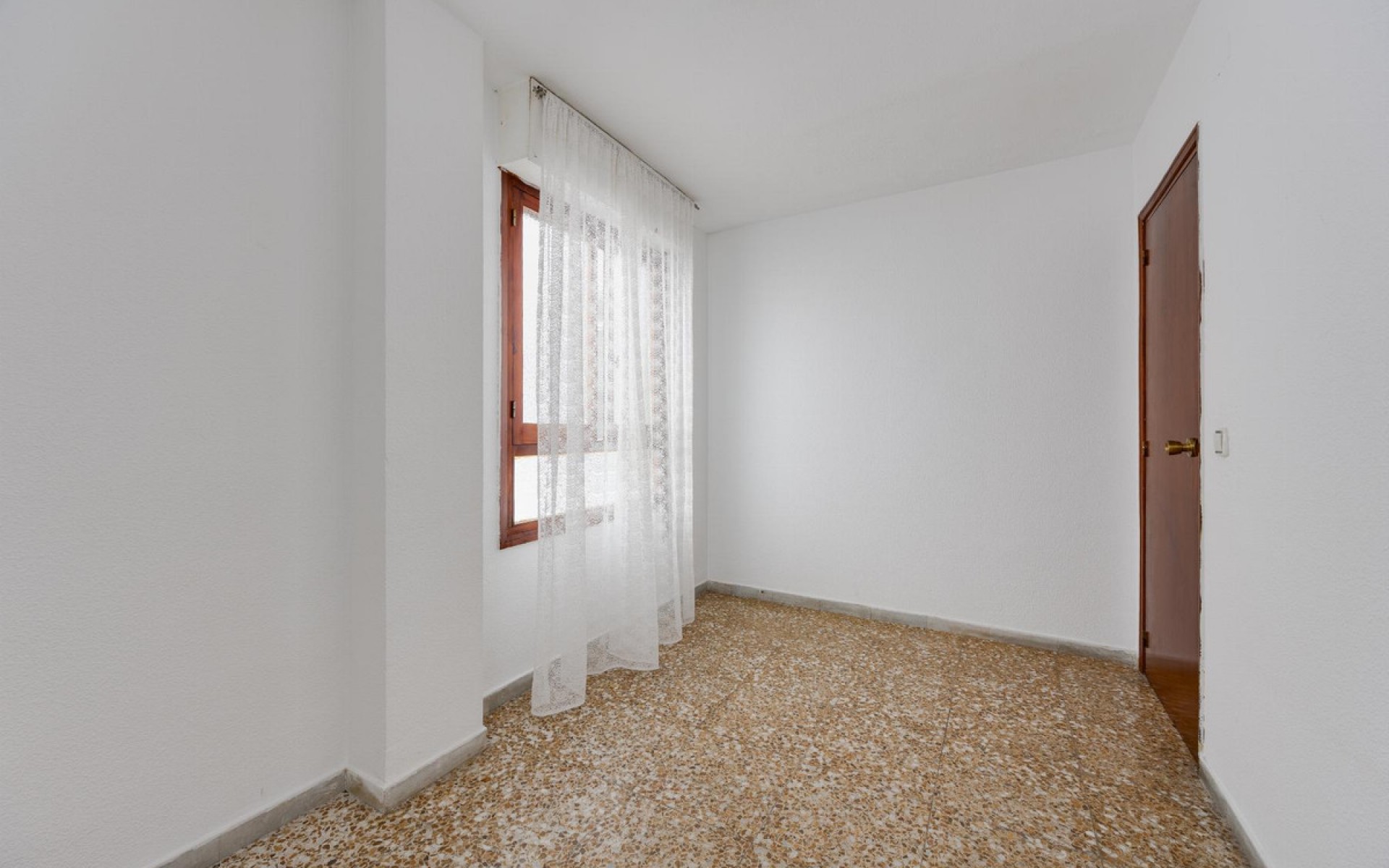 Resale - Apartment - Torrevieja - Torrevieja Centro