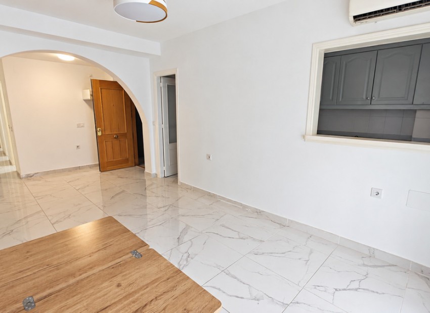 Resale - Apartment - Torrevieja - Torrevieja Centro