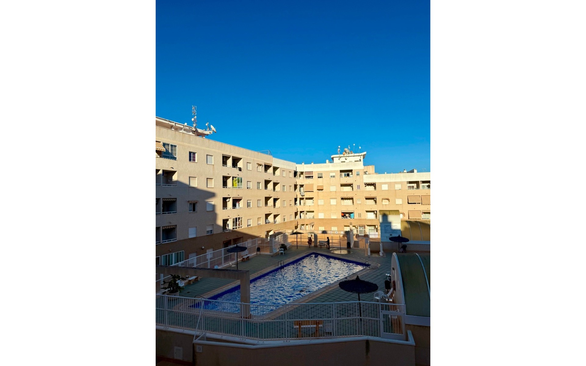 Resale - Apartment - Torrevieja - Torrevieja Centro