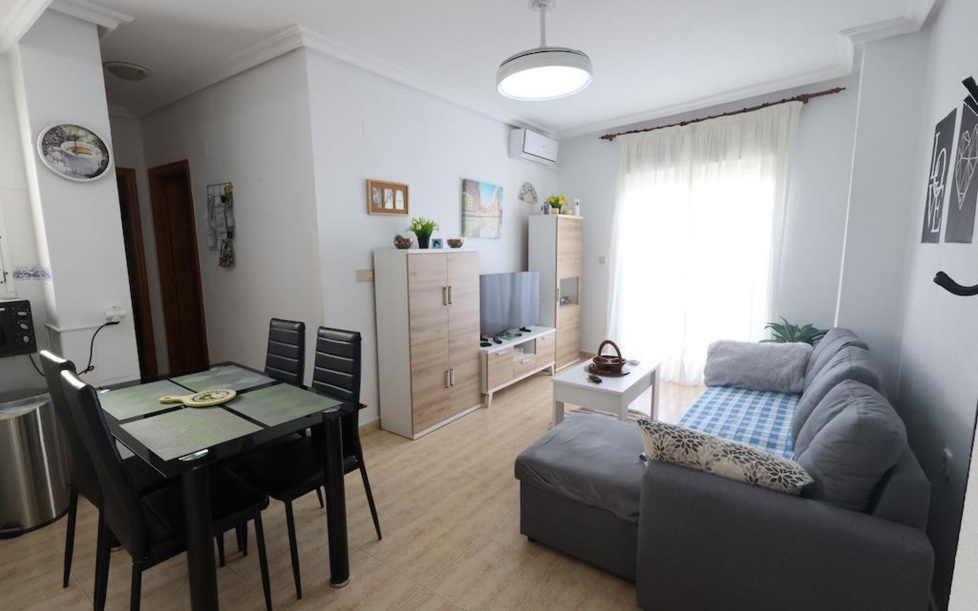 Resale - Apartment - Torrevieja - Torrevieja Centro