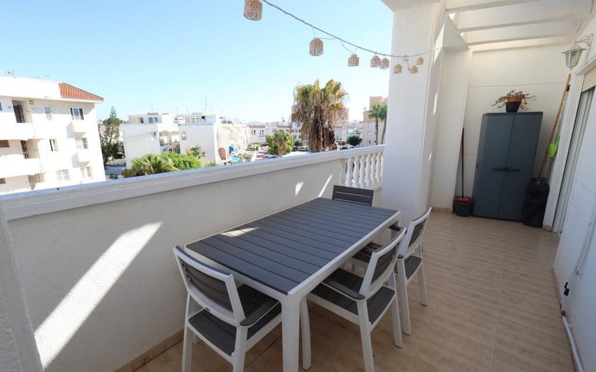 Resale - Apartment - Torrevieja - Torrevieja Centro